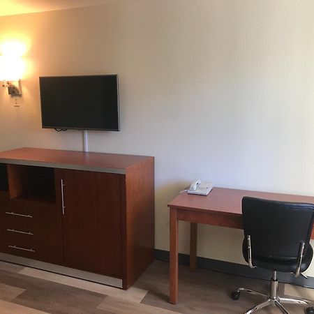 Econo Lodge Hermitage Εξωτερικό φωτογραφία